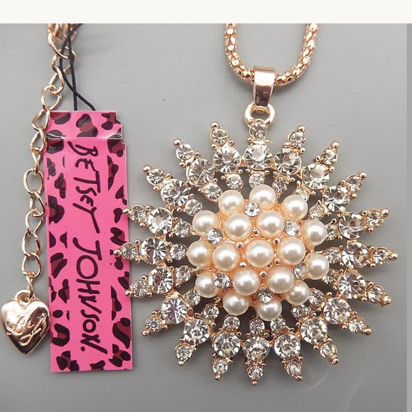 Betsey Johnson Jewelry - New BETSEY Johnson pearl crystal flower pendant